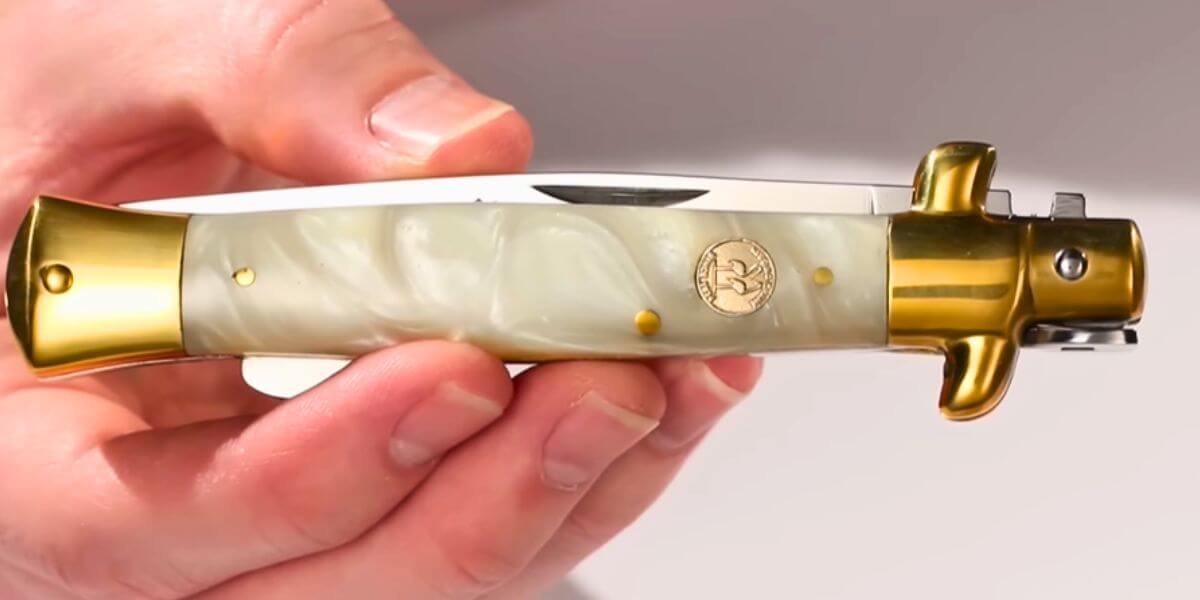 How to Date a Kissing Crane Knife